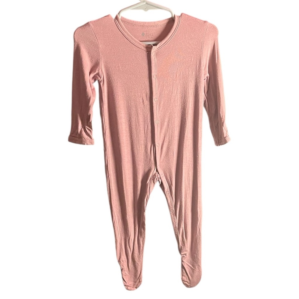 Kyte baby snap footie in mulberry